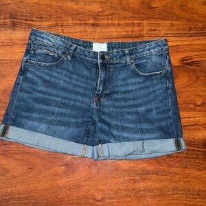 Caslon size 29 boyfriend jeans shorts.